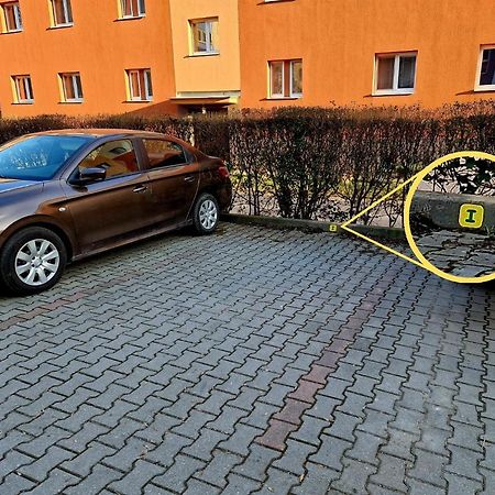 Slnecny Byt V Blizkosti Historickeho Centra Trencin Luaran gambar